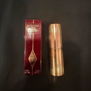 Charlotte Tilbury K.I.S.S.I.N.G lipstick in Island Dreams